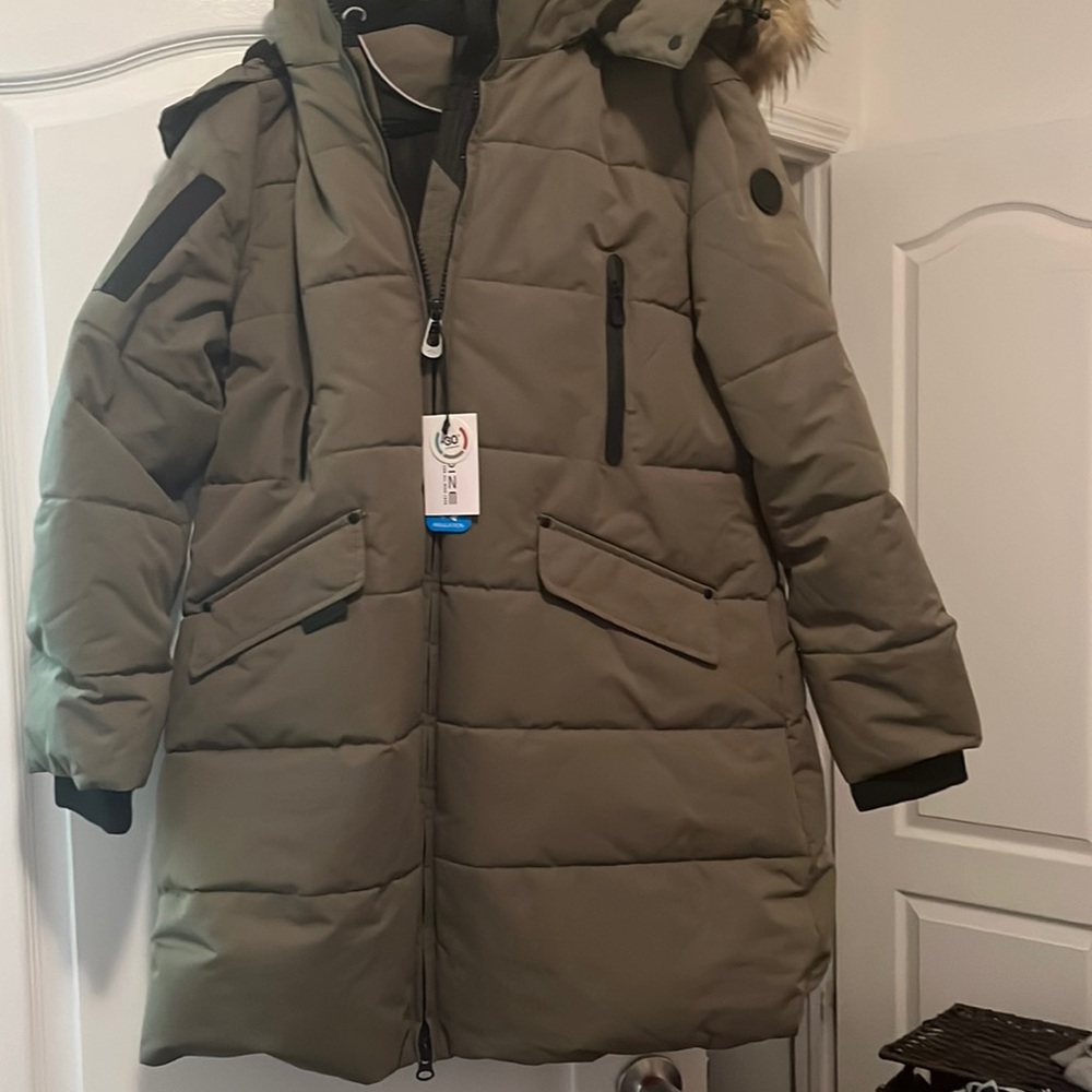 Noize. Olive coat with black trimmings.